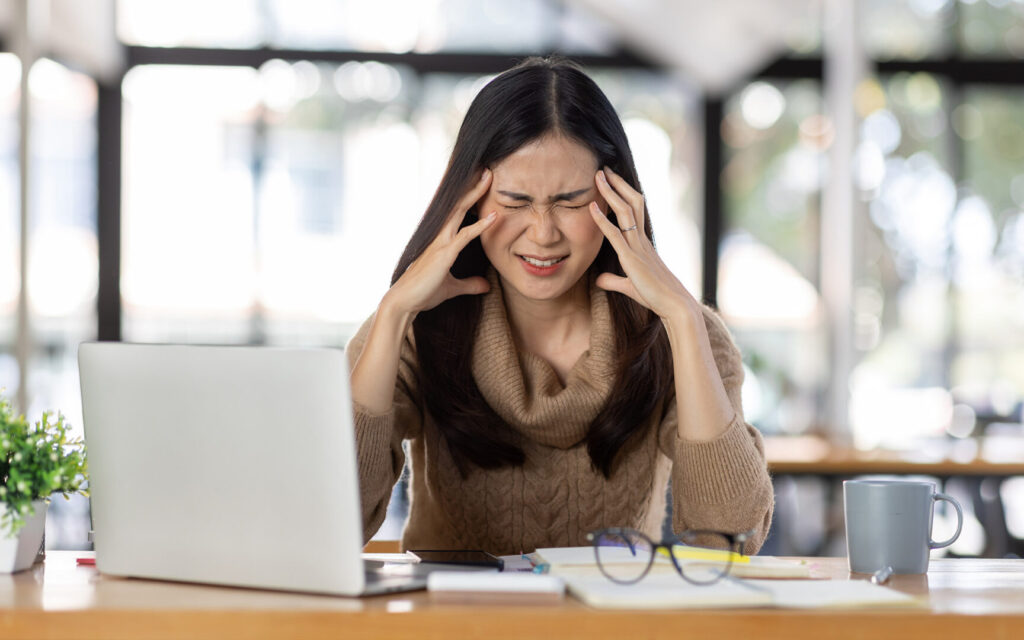 what causes grinding teeth